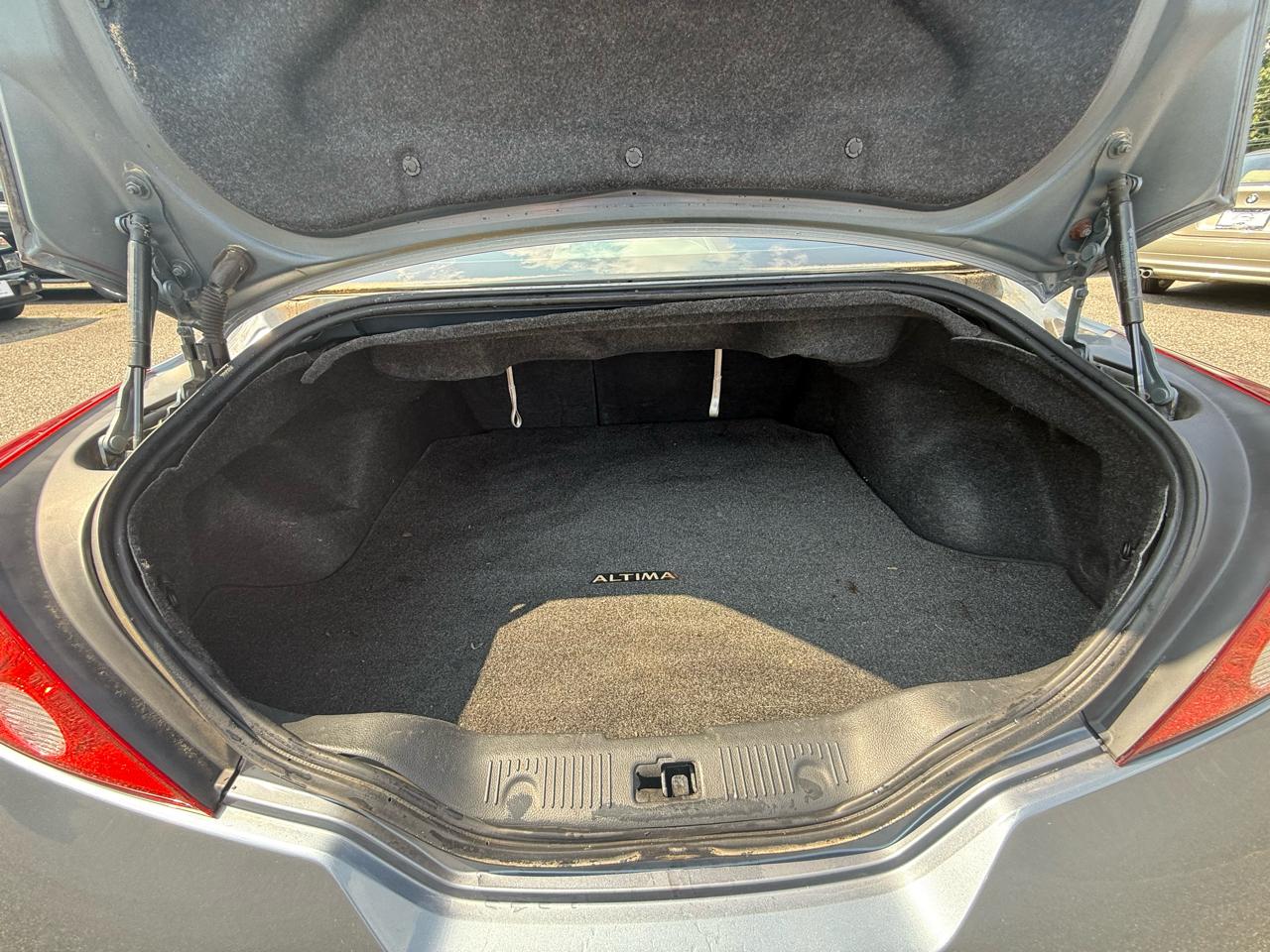 Nissan Altima 2.5 S Coupe 2010