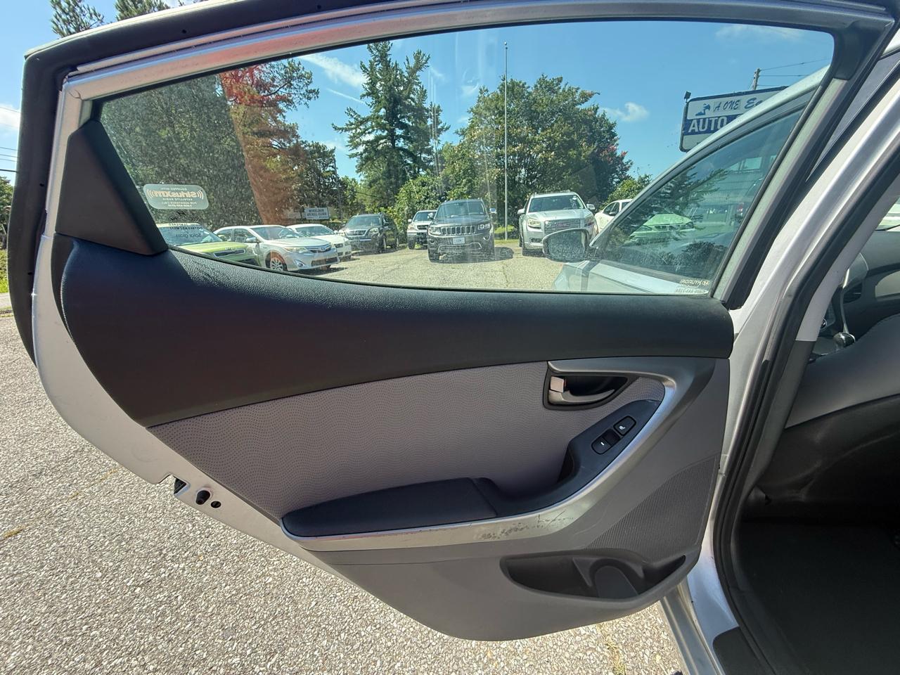 Hyundai Elantra Limited 2013