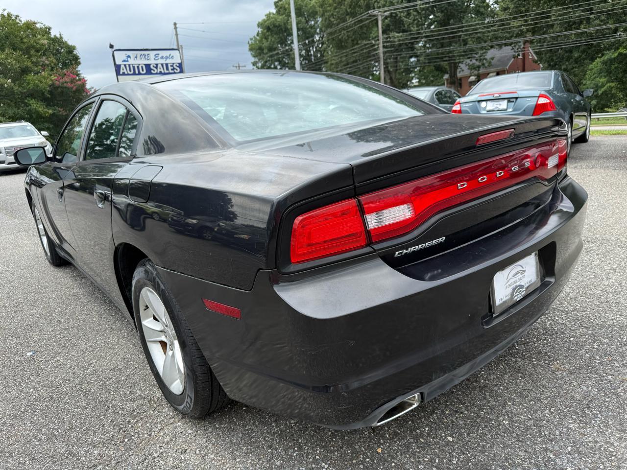 Dodge Charger SE 2011