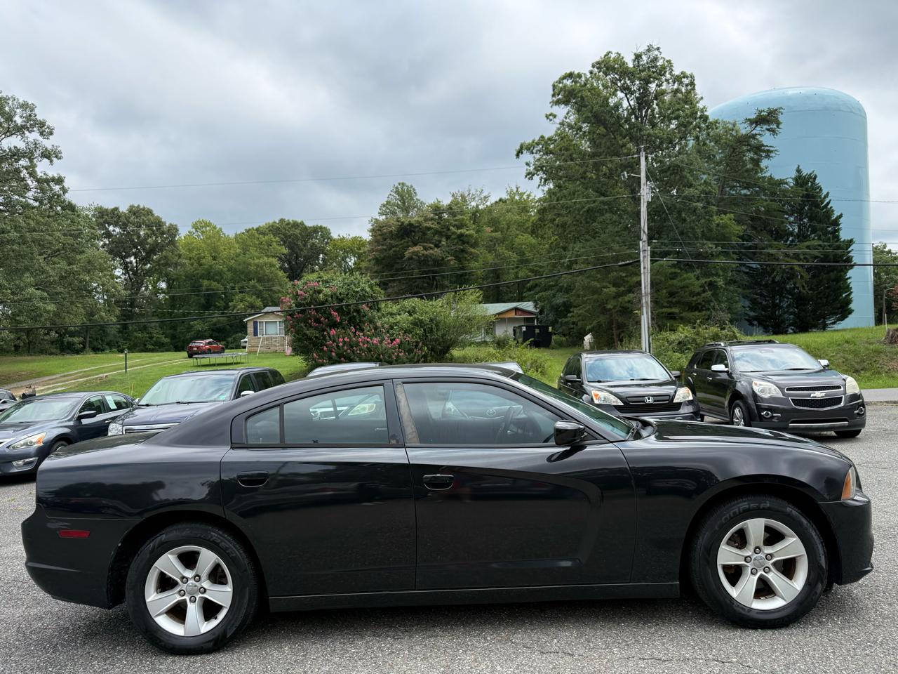 Dodge Charger SE 2011