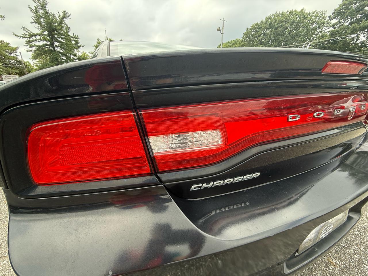 Dodge Charger SE 2011