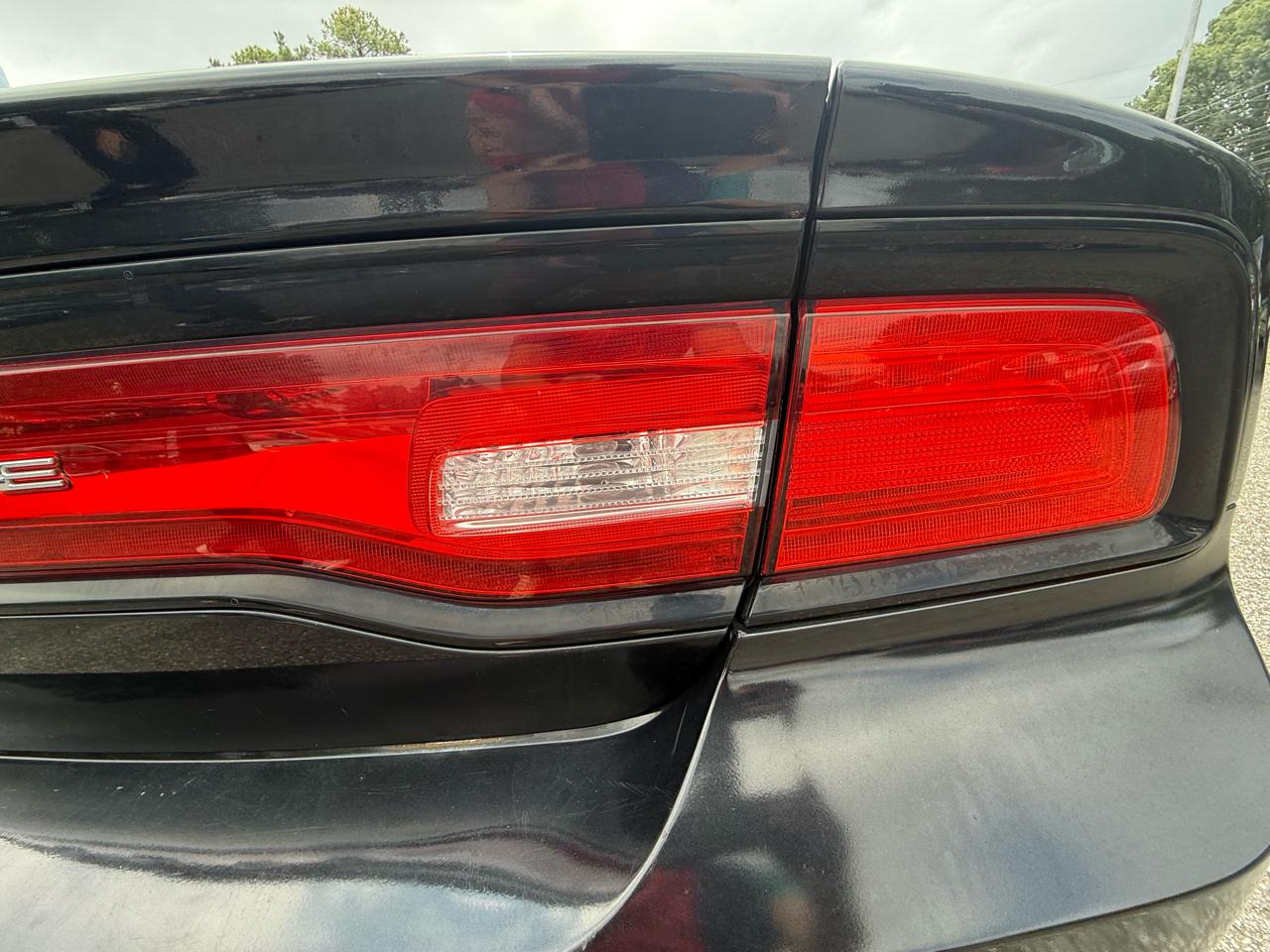 Dodge Charger SE 2011