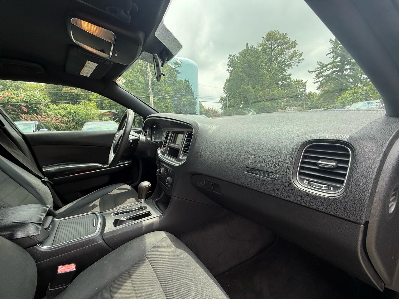 Dodge Charger SE 2011