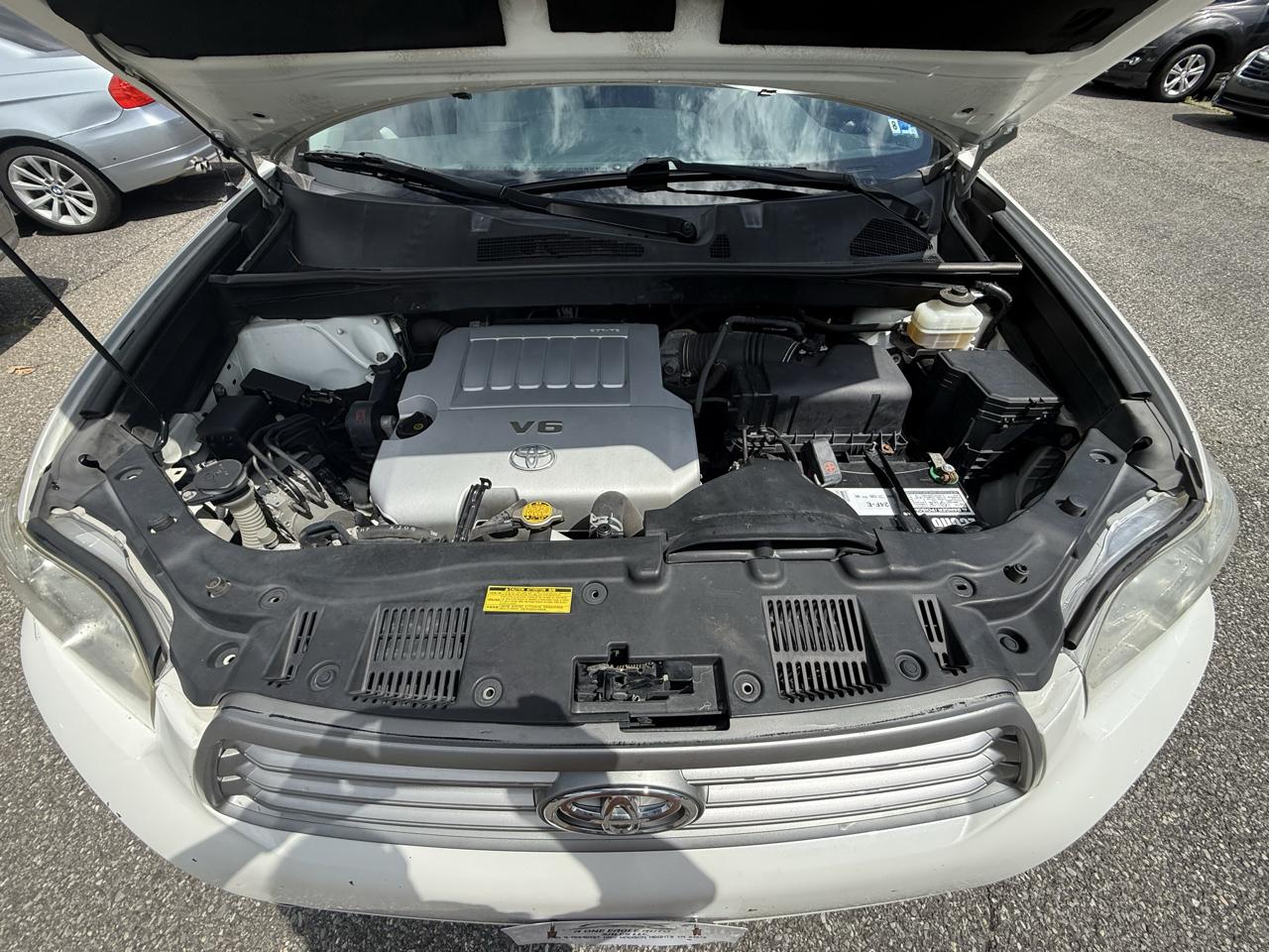 Toyota Highlander Base 2WD 2008