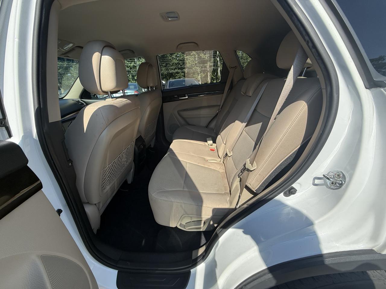 Kia Sorento LX 2WD 2014
