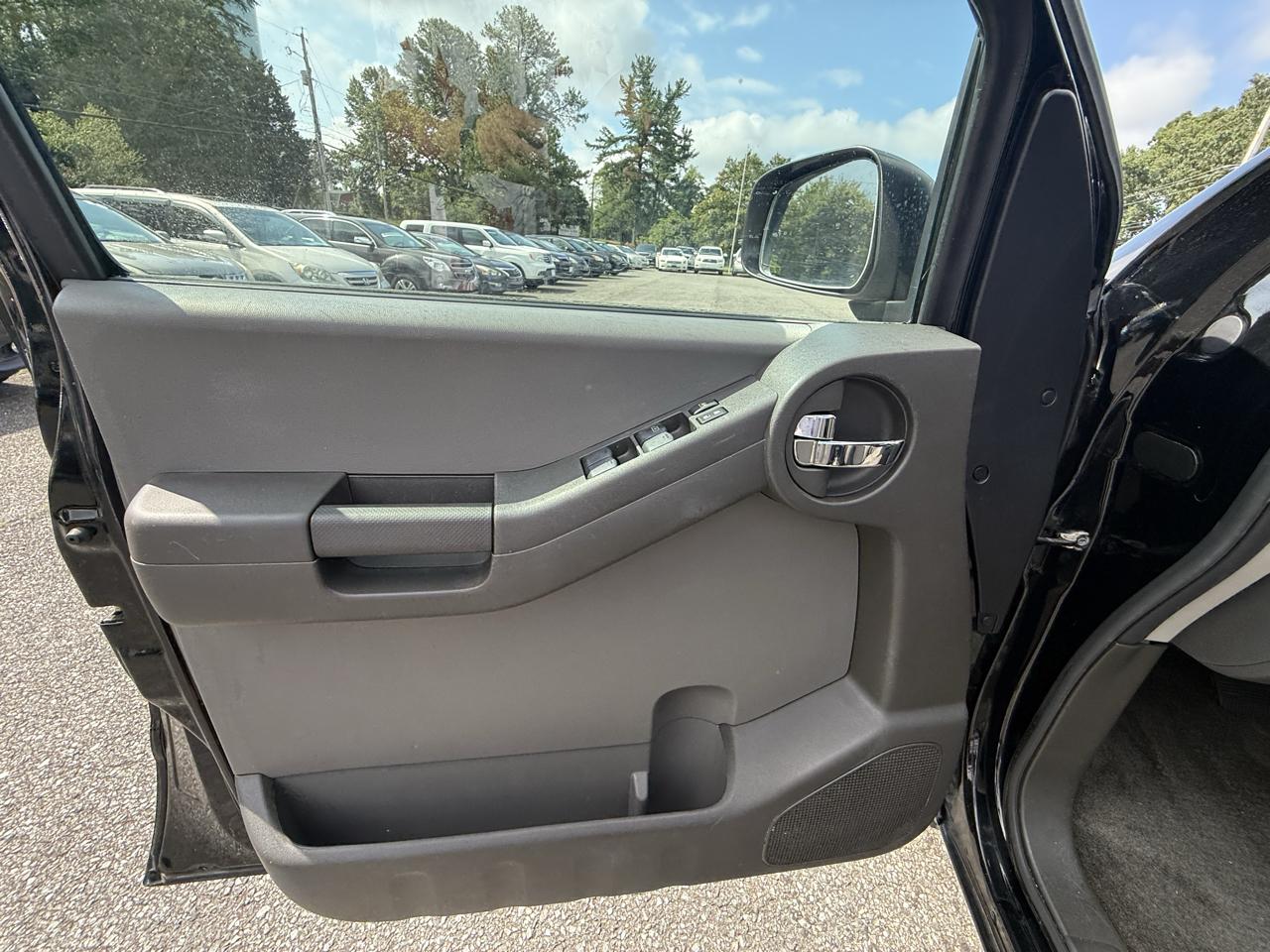 Nissan Xterra X 2WD 2010