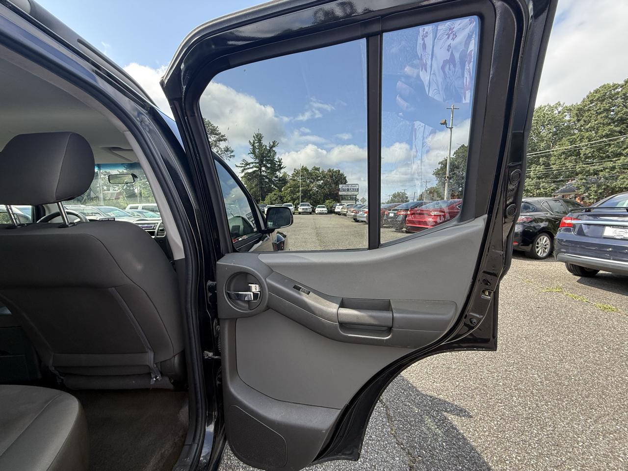 Nissan Xterra X 2WD 2010