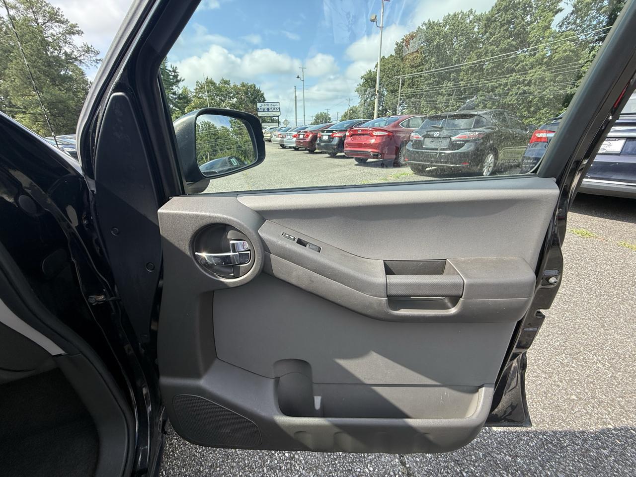 Nissan Xterra X 2WD 2010