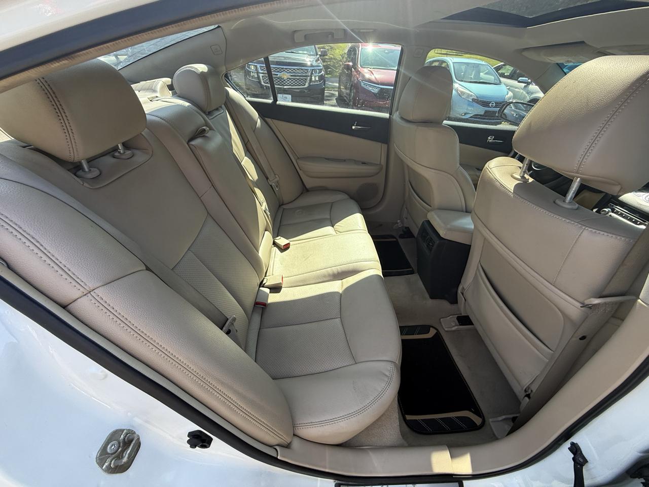 Nissan Maxima SV 2014
