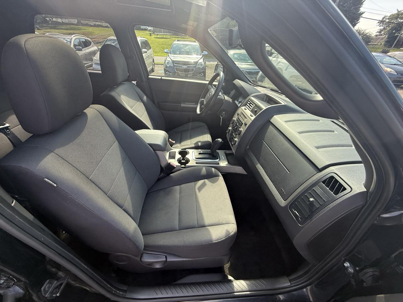 Ford Escape XLT FWD 2012