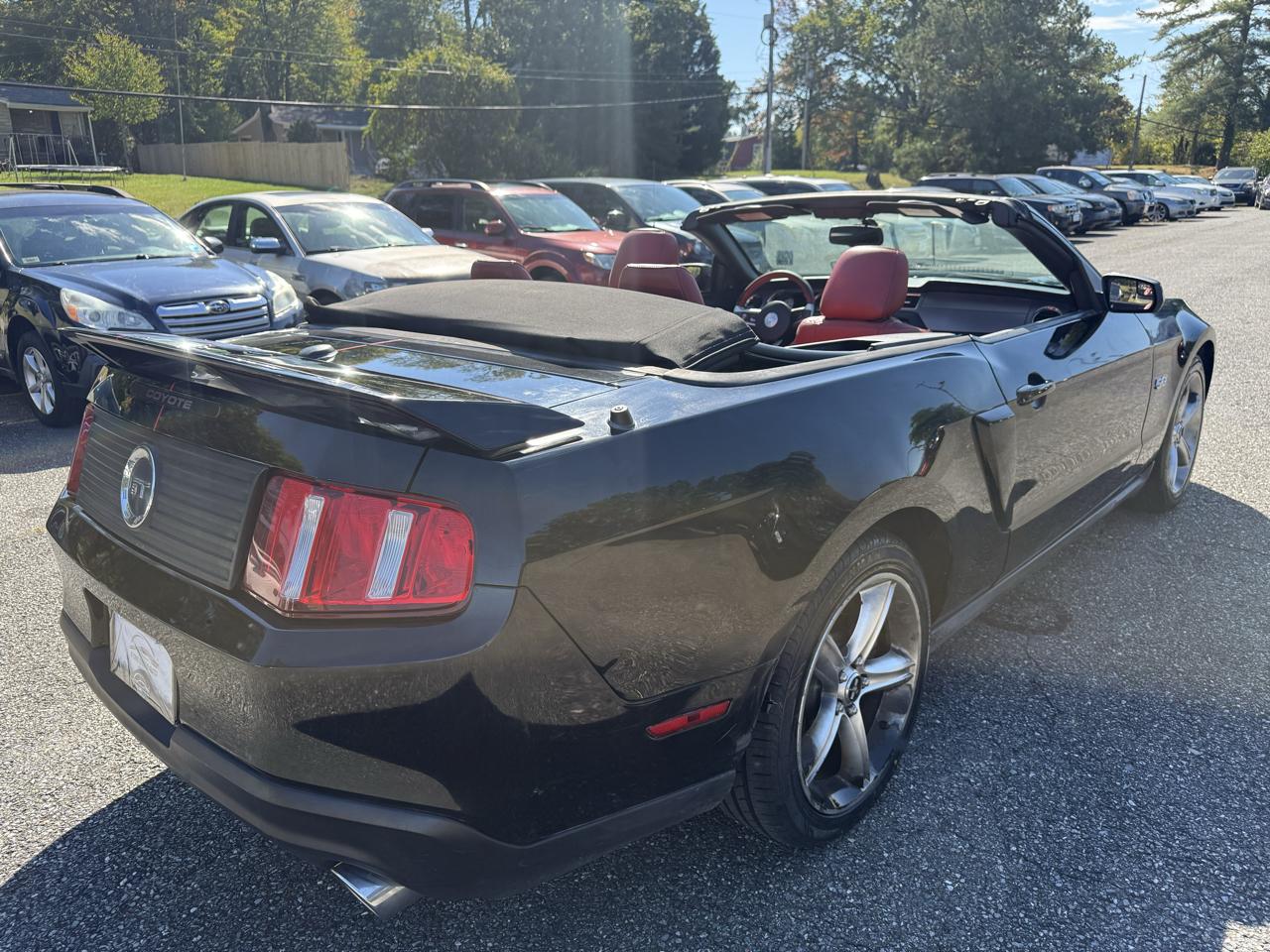 Ford Mustang GT convertible 2011