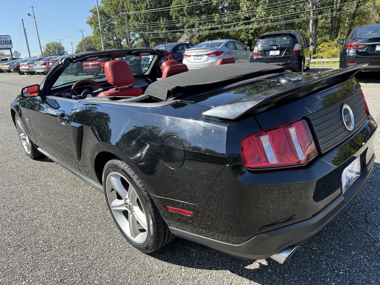 Ford Mustang GT convertible 2011
