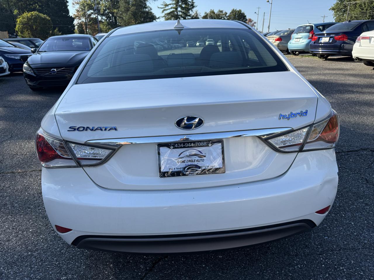 Hyundai Sonata Hybrid Sedan 2013