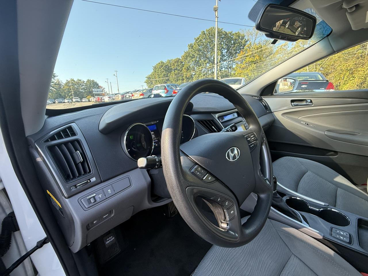 Hyundai Sonata Hybrid Sedan 2013