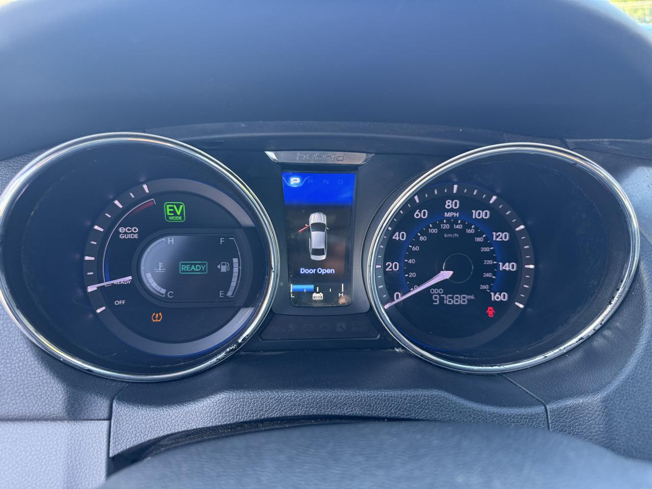 Hyundai Sonata Hybrid Sedan 2013
