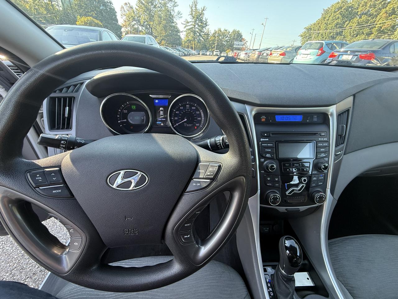 Hyundai Sonata Hybrid Sedan 2013