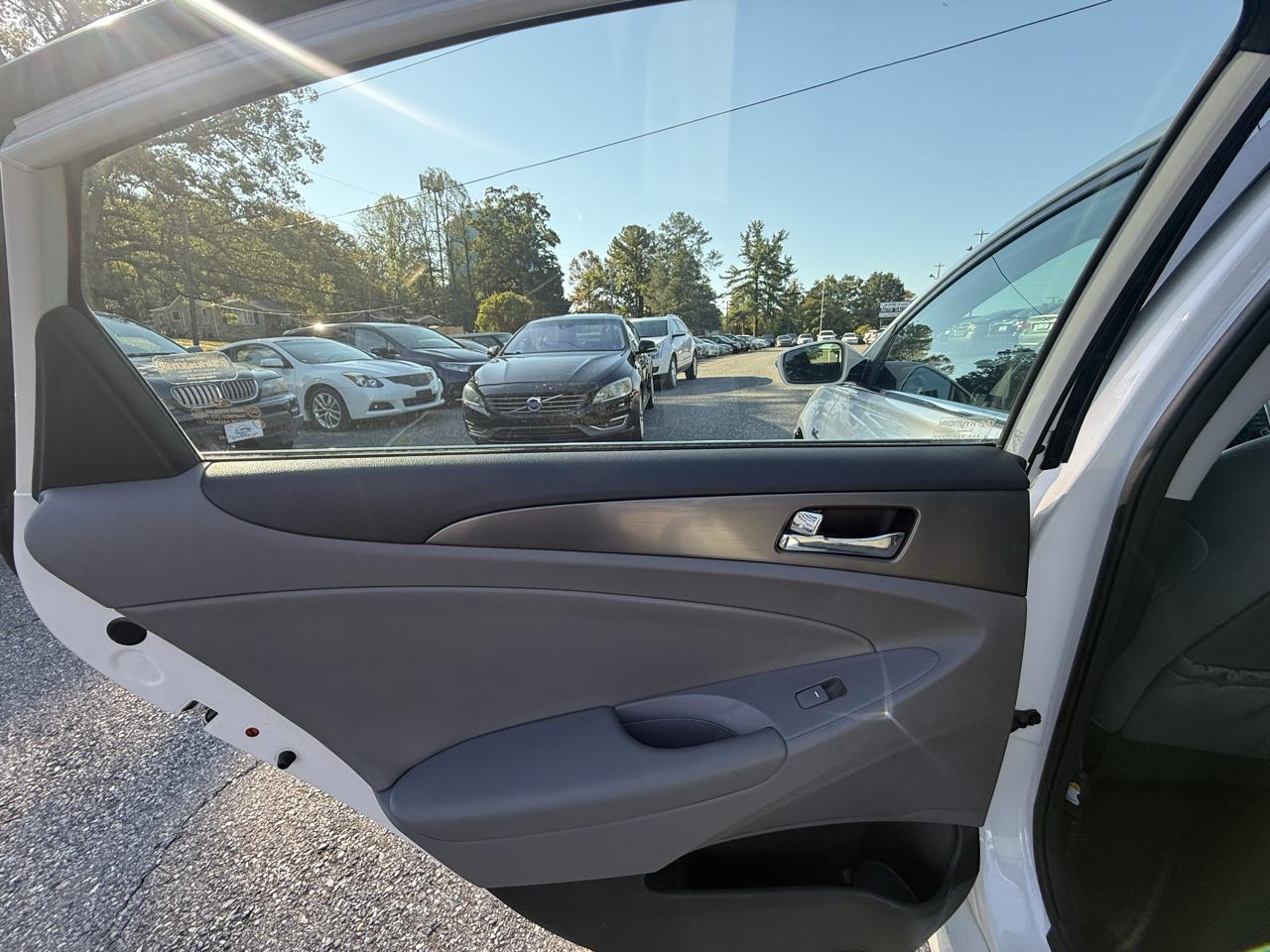 Hyundai Sonata Hybrid Sedan 2013