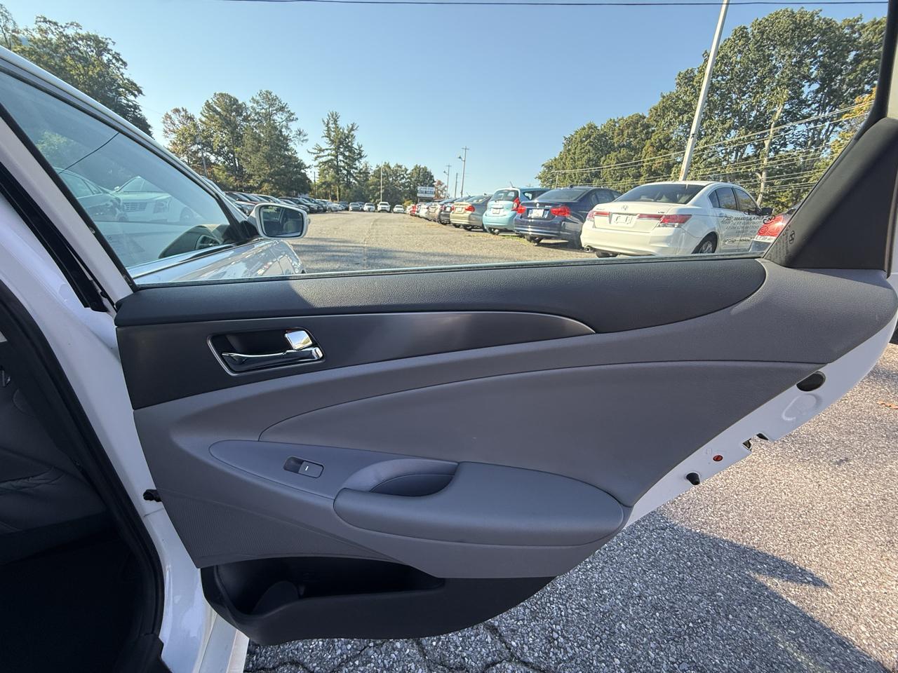 Hyundai Sonata Hybrid Sedan 2013