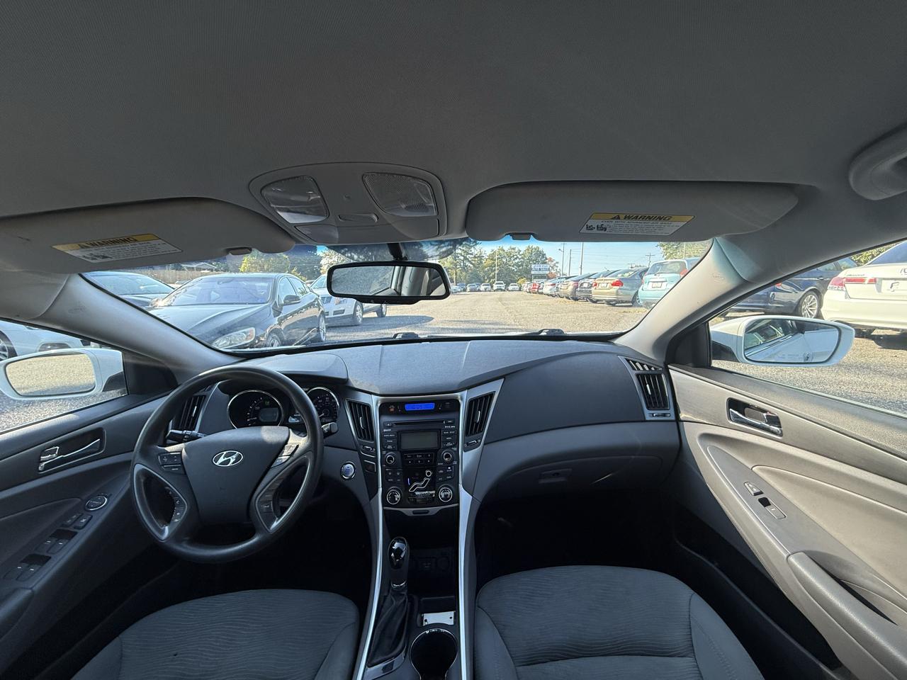 Hyundai Sonata Hybrid Sedan 2013