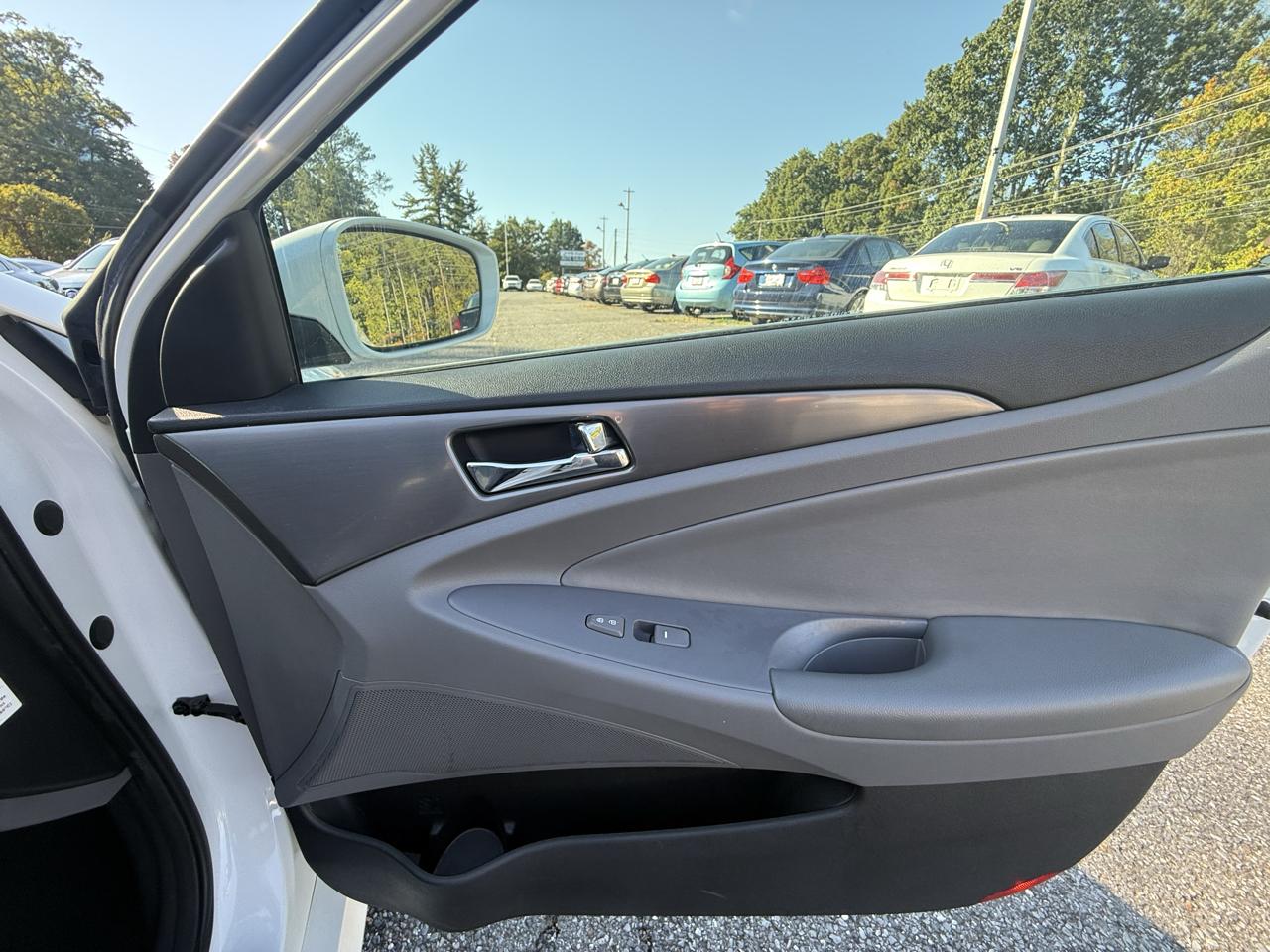 Hyundai Sonata Hybrid Sedan 2013