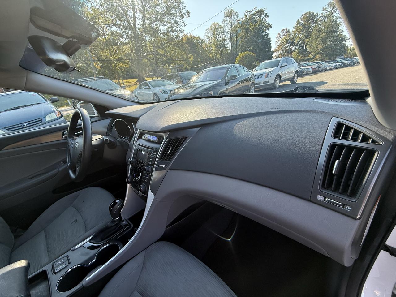 Hyundai Sonata Hybrid Sedan 2013