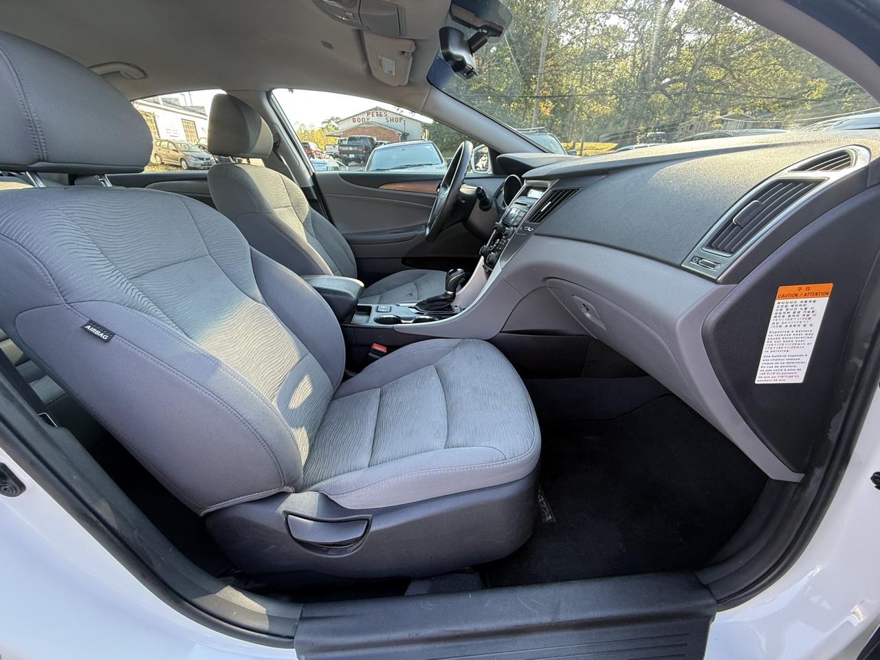 Hyundai Sonata Hybrid Sedan 2013