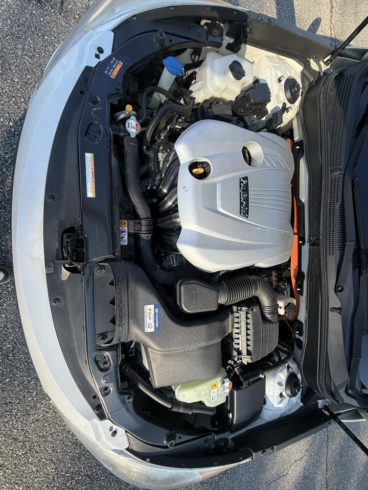 Hyundai Sonata Hybrid Sedan 2013