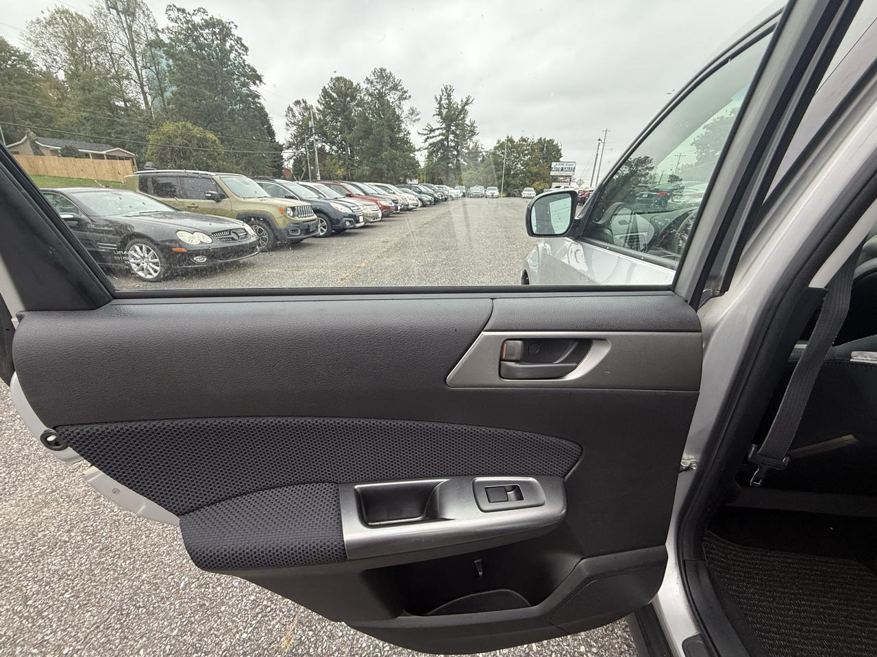 Subaru Forester 2.5X Touring 2011