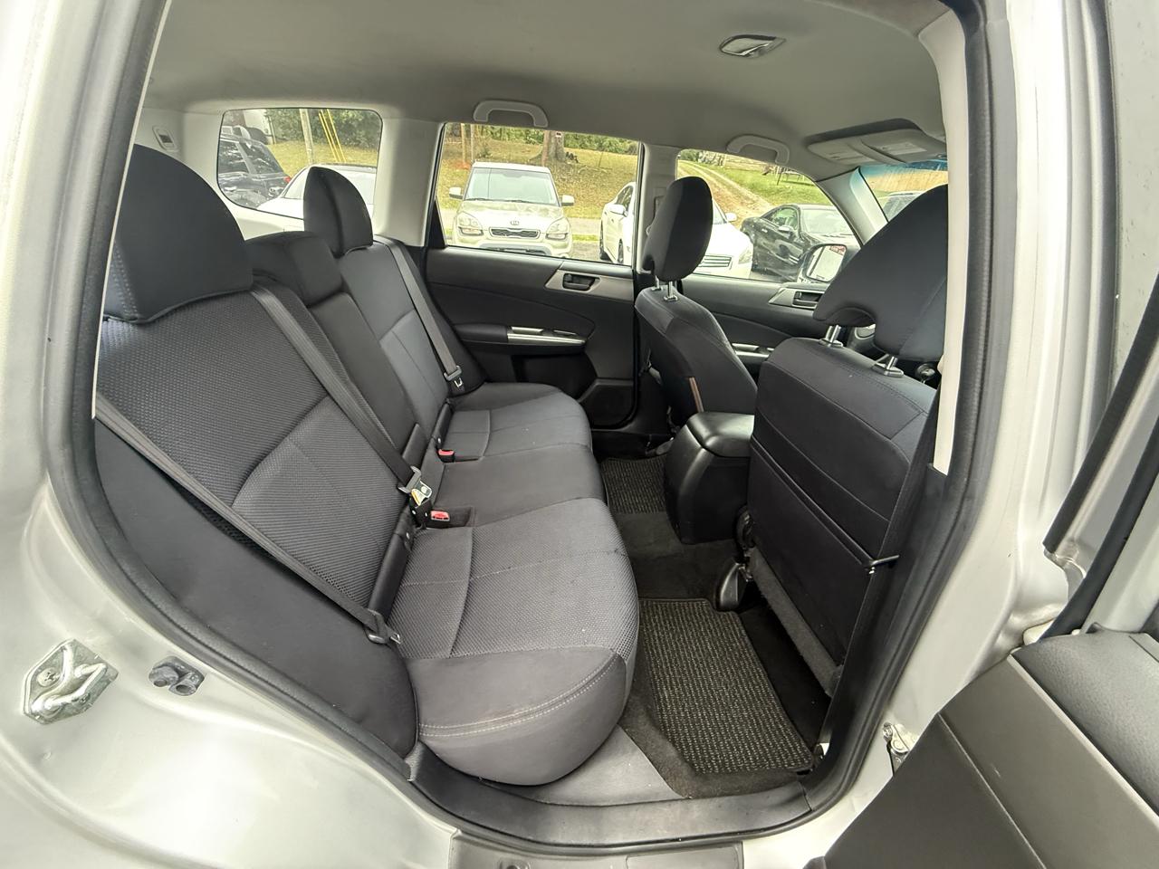 Subaru Forester 2.5X Touring 2011