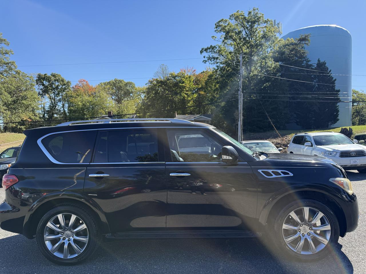 Infiniti QX56 2WD 2012