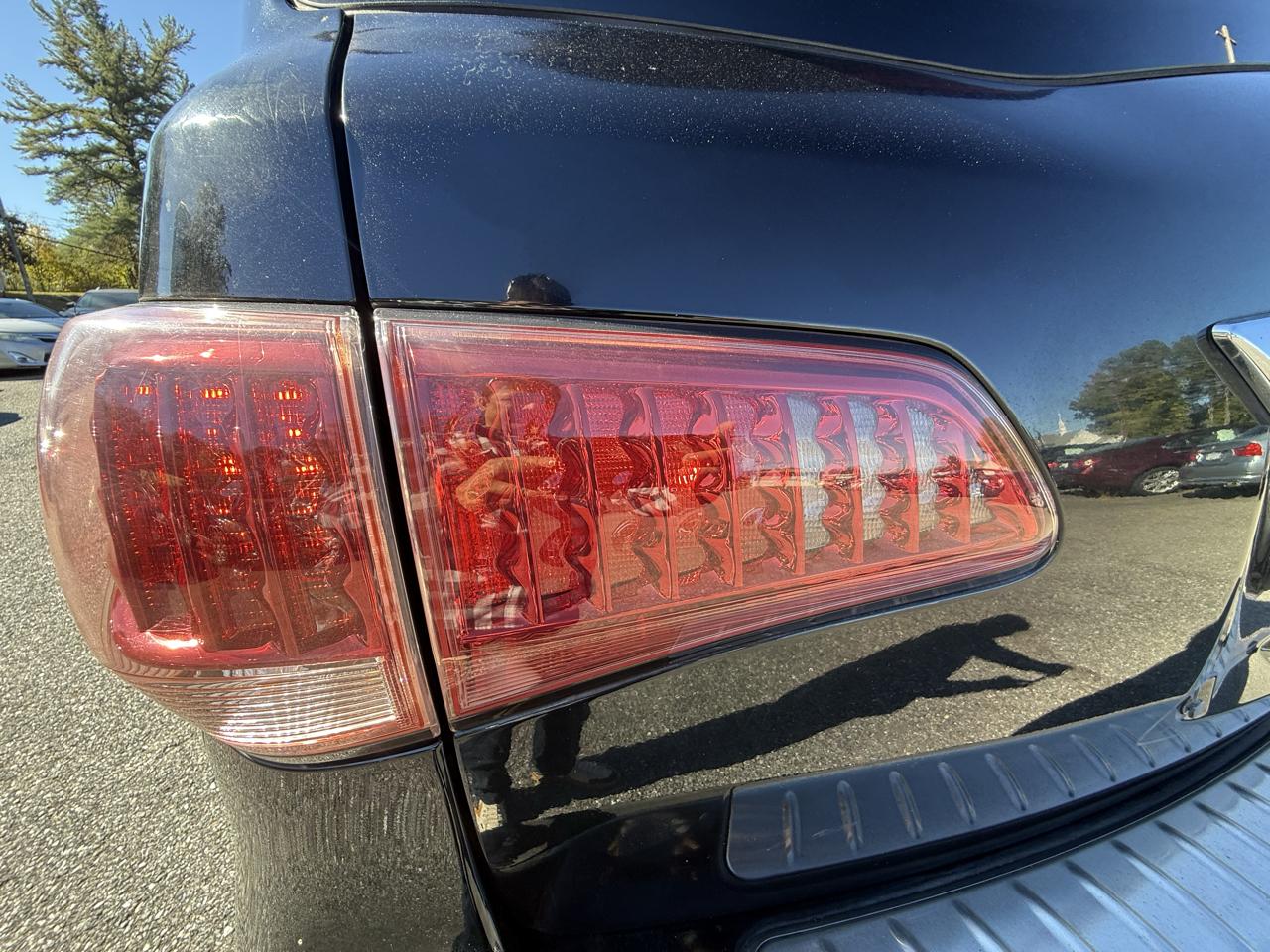 Infiniti QX56 2WD 2012