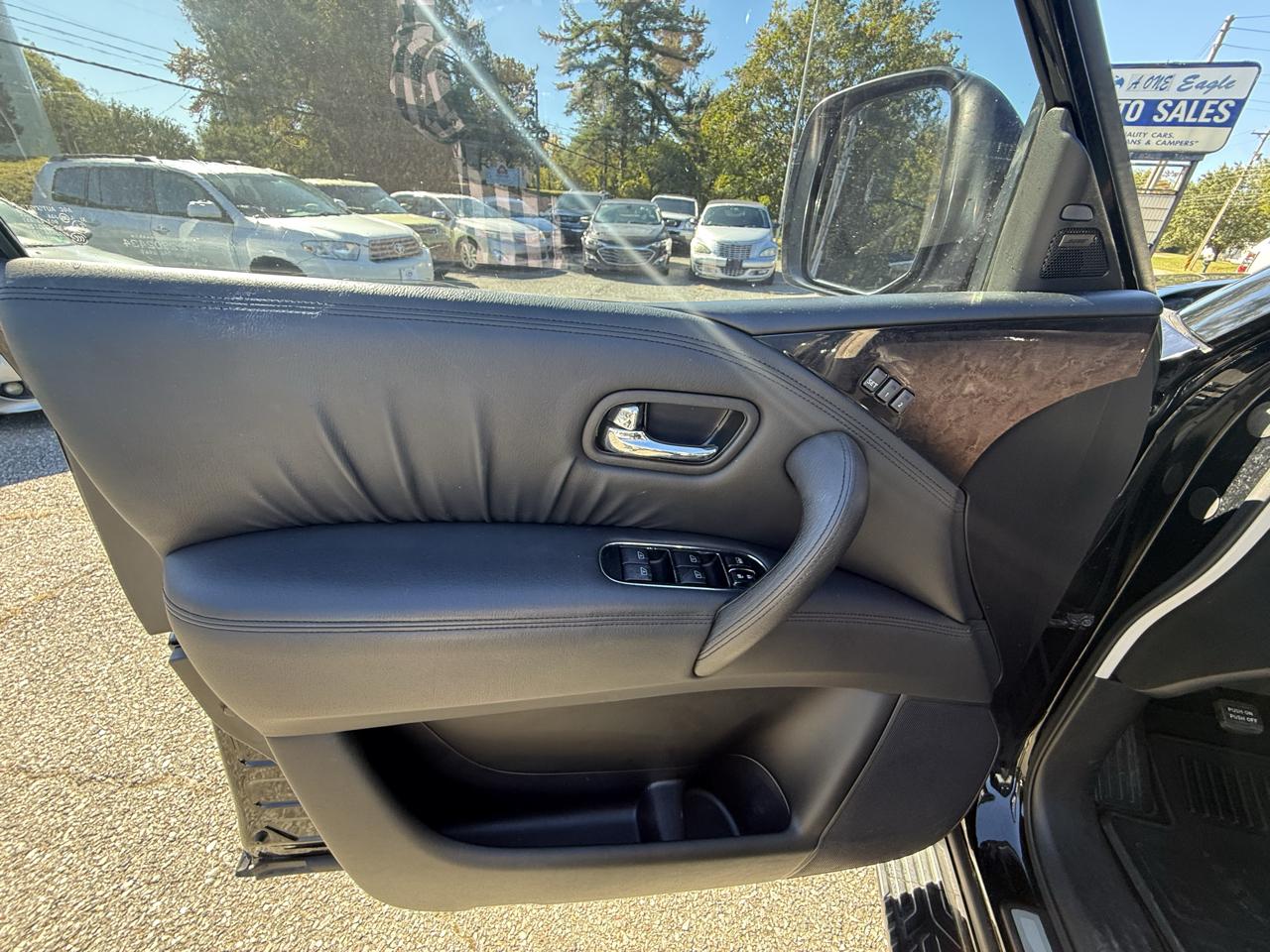 Infiniti QX56 2WD 2012