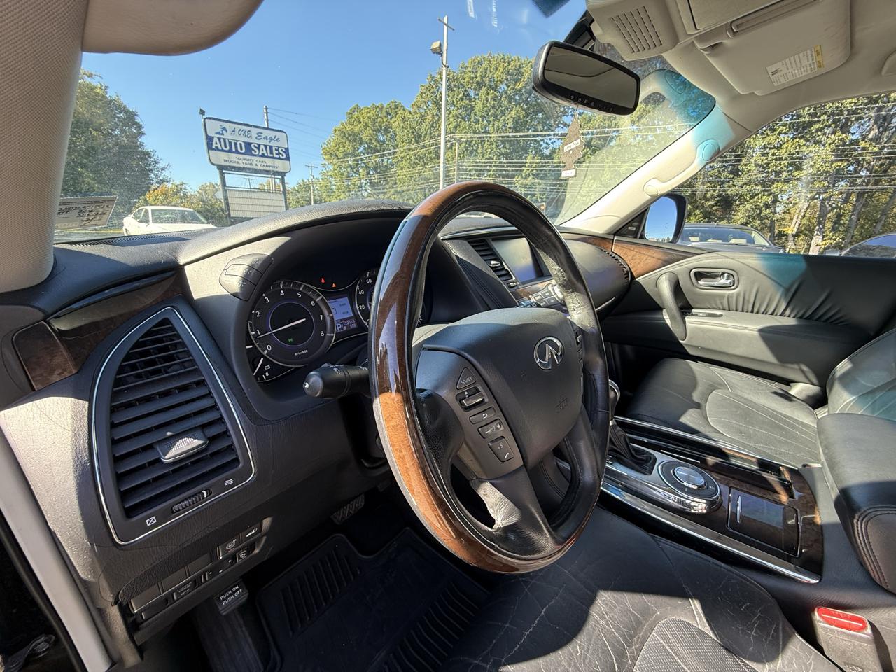 Infiniti QX56 2WD 2012