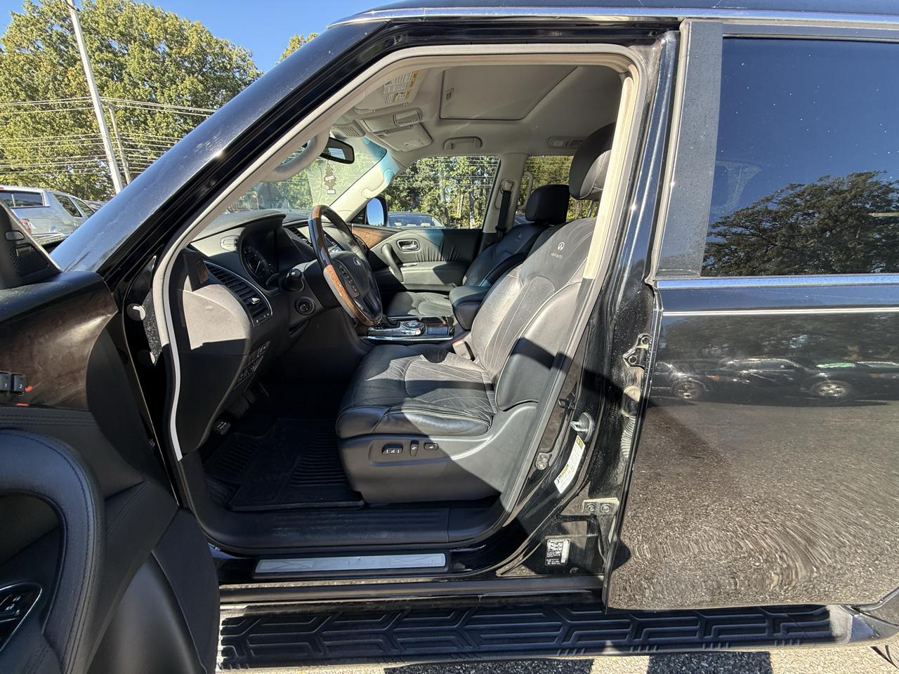 Infiniti QX56 2WD 2012