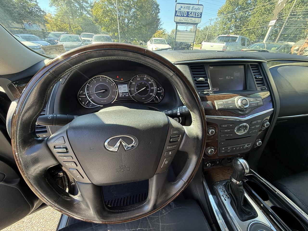 Infiniti QX56 2WD 2012