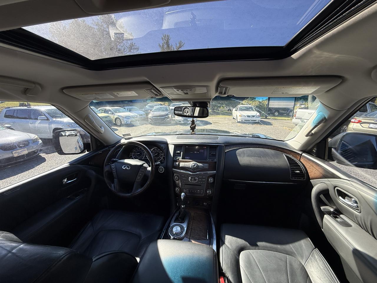 Infiniti QX56 2WD 2012