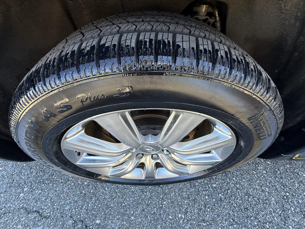 Infiniti QX56 2WD 2012