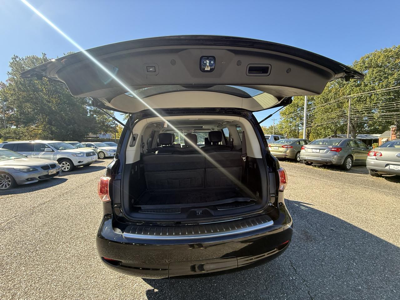 Infiniti QX56 2WD 2012