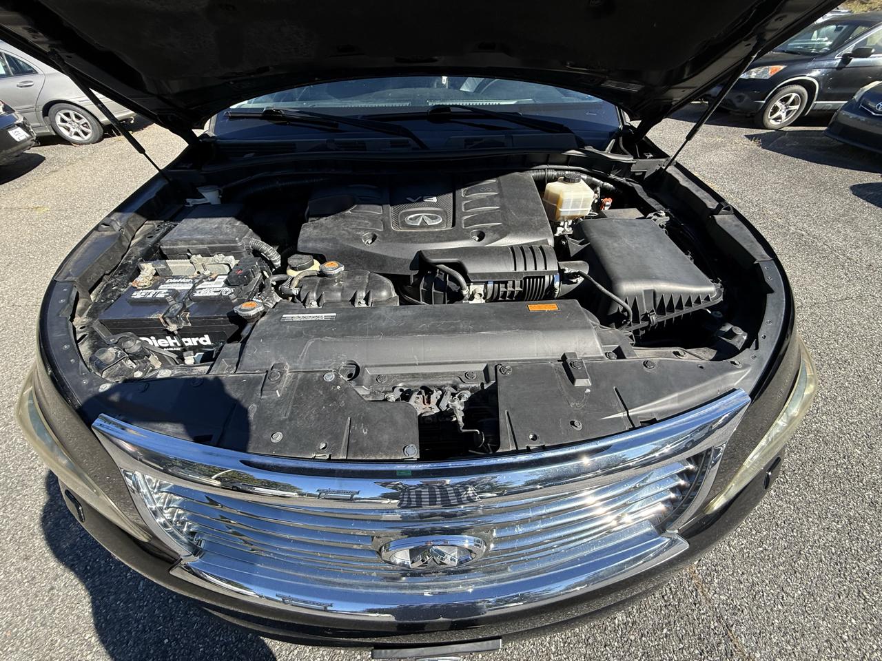 Infiniti QX56 2WD 2012