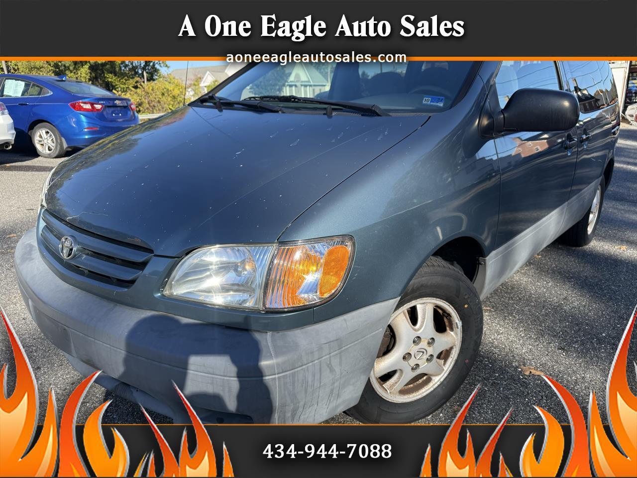 Toyota Sienna LE 2003