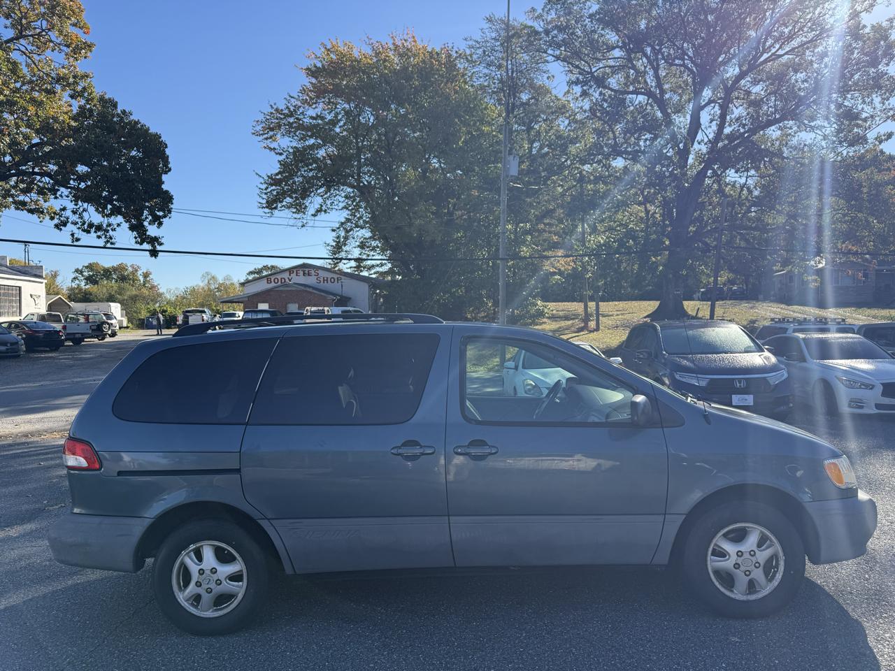 Toyota Sienna LE 2003