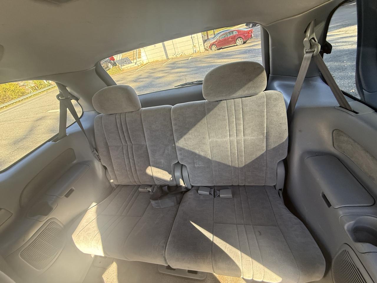 Toyota Sienna LE 2003