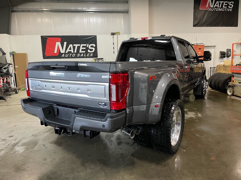 Ford F-350 SD Limited Crew Cab Long Box 4WD DRW 2022