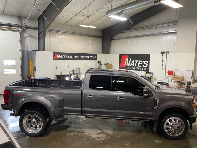 Ford F-350 SD Limited Crew Cab Long Box 4WD DRW 2022