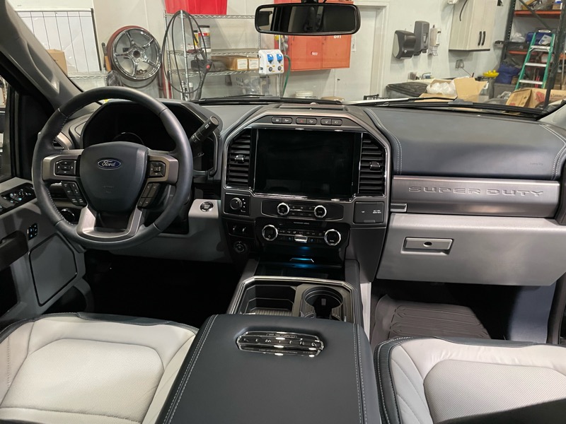 Ford F-350 SD Limited Crew Cab Long Box 4WD DRW 2022