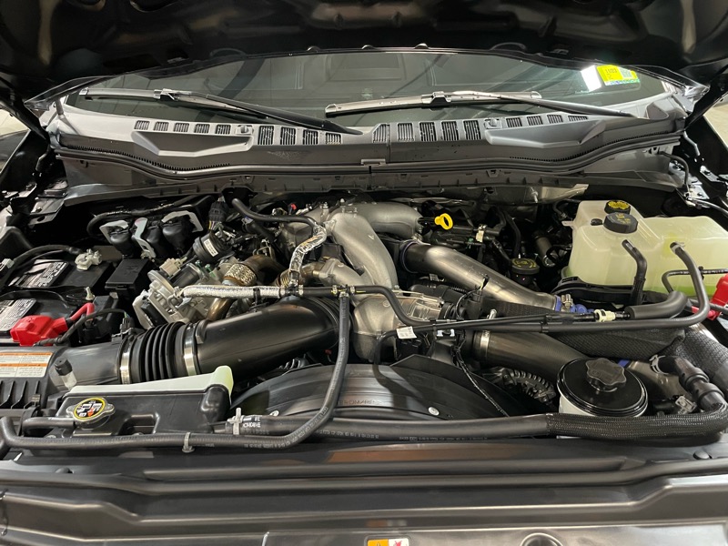 Ford F-350 SD Limited Crew Cab Long Box 4WD DRW 2022