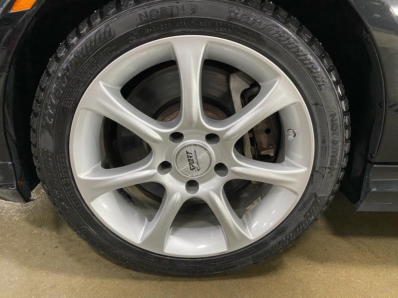 BMW 3-Series 335i xDrive SA 2011