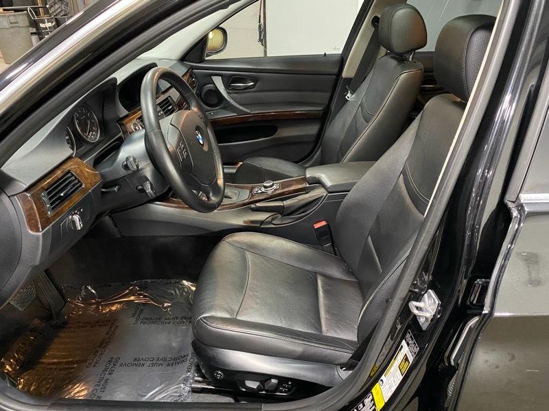 BMW 3-Series 335i xDrive SA 2011