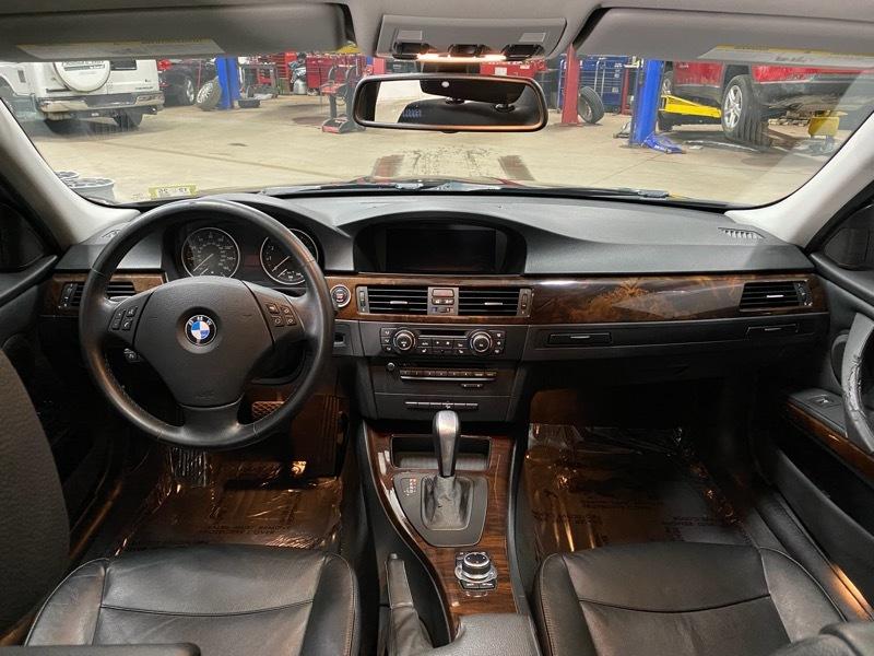 BMW 3-Series 335i xDrive SA 2011