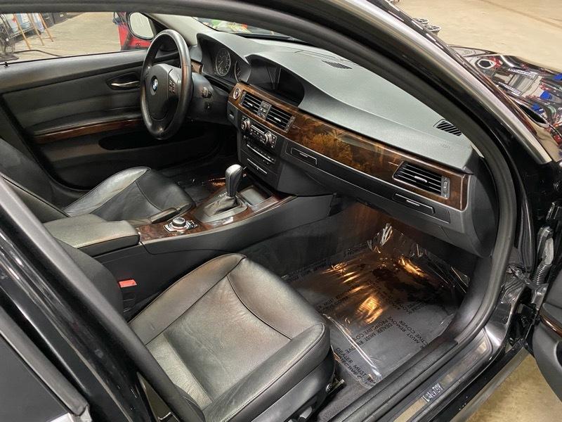 BMW 3-Series 335i xDrive SA 2011